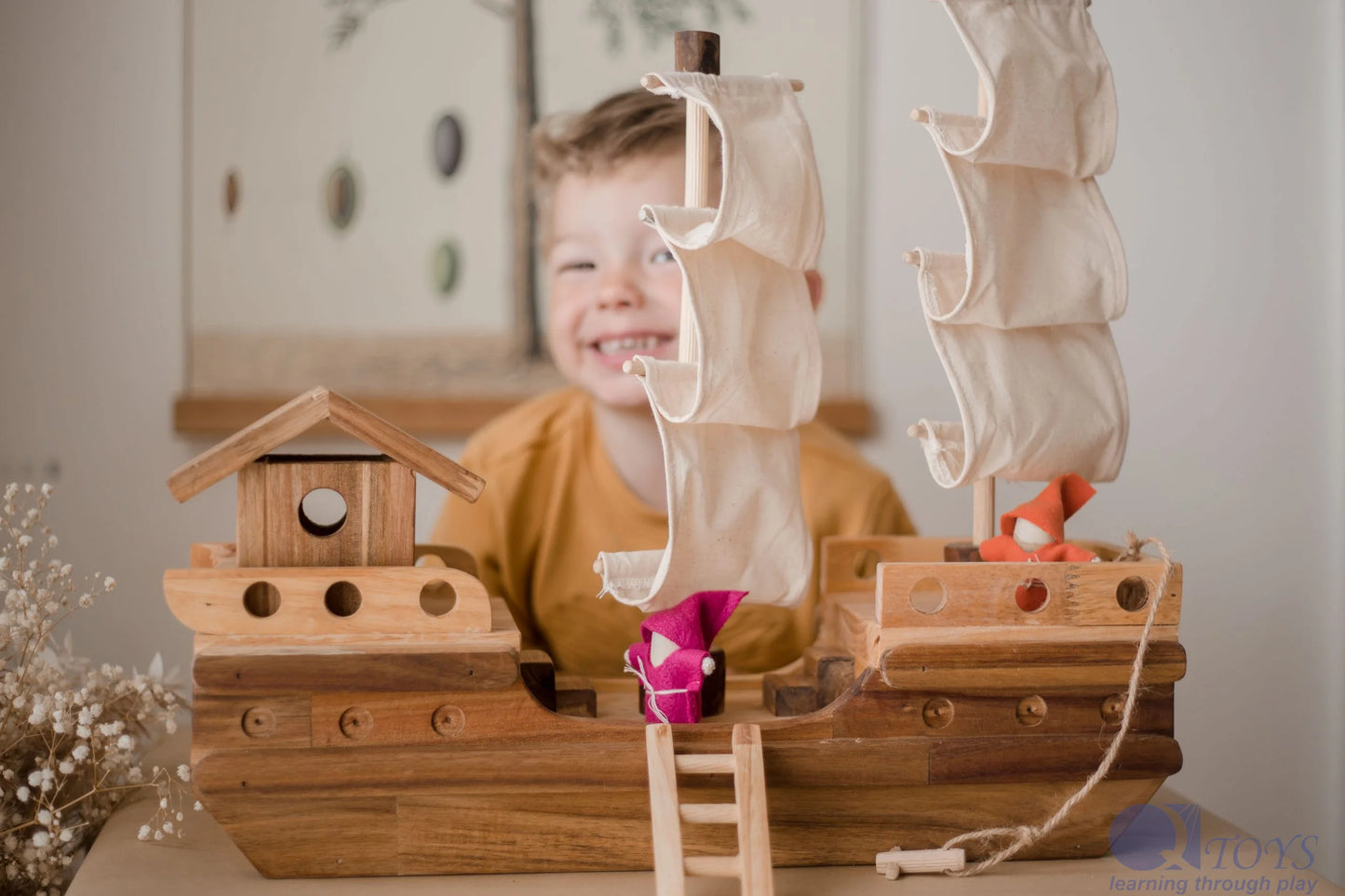 Qtoys | Wooden Pirate Ship